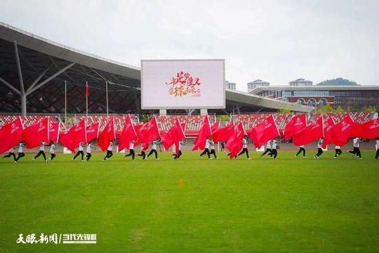 2018年的第一个周五，这一天是《星际大战：最后的绝地武士》的中国首映日！作为系列的第八部作品，影片紧扣上作《原力觉醒》结尾，强化版蕾伊与深度黑化的凯洛;伦即将正面对决，而对于各路星战迷而言，这一天，等了快两年